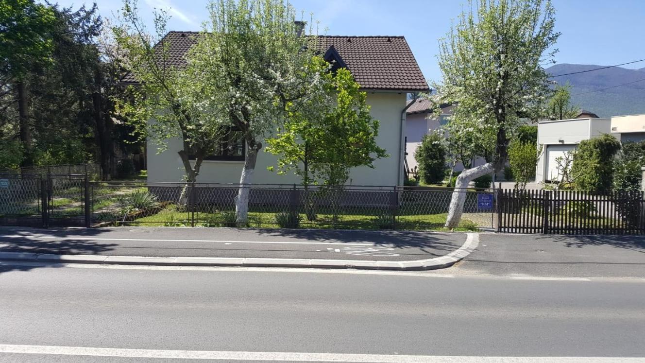 Apartman "Em" Bihać Zewnętrze zdjęcie